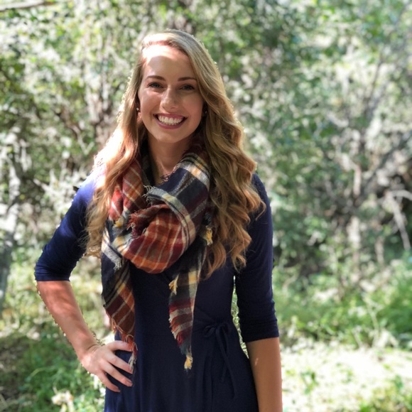 Meet your Posher, Macey - Picture 1 of 1